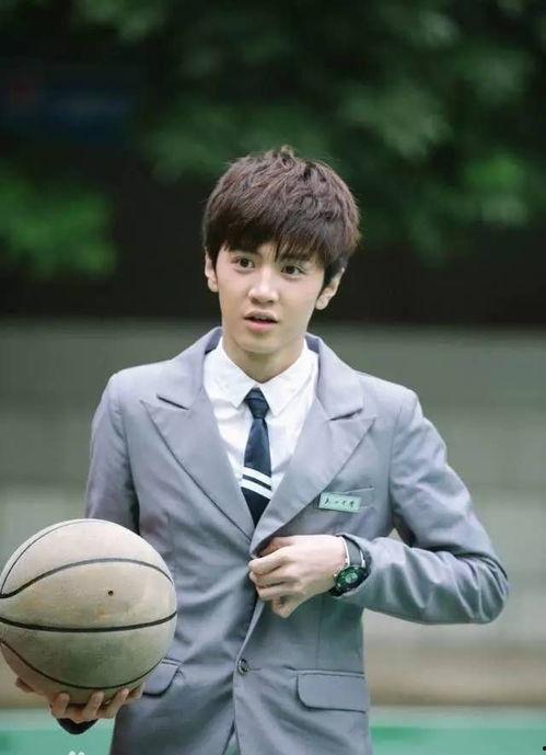 陈哲远娱乐圈爆料视频,揭秘明星幕后真相  第1张